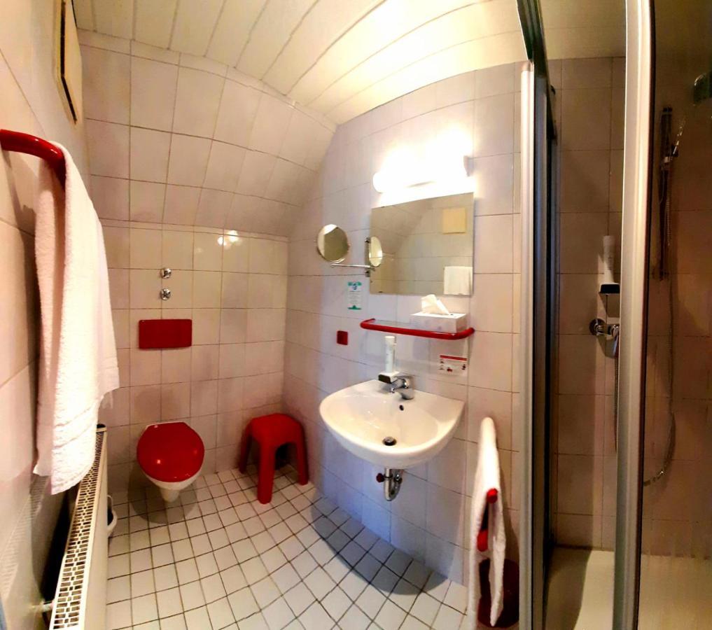 Garni Hotel Maselheimer Hof Екстериор снимка