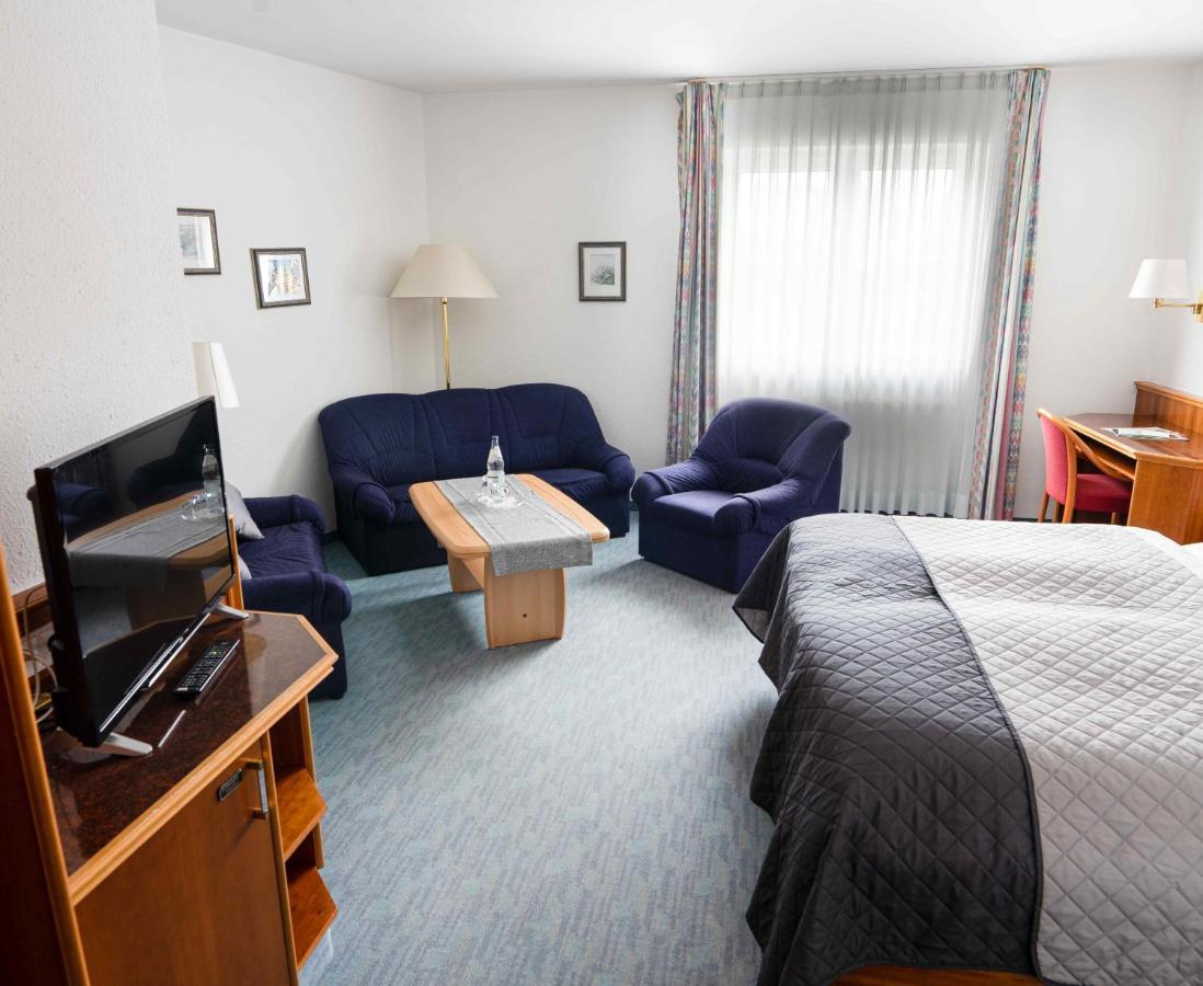 Garni Hotel Maselheimer Hof Екстериор снимка