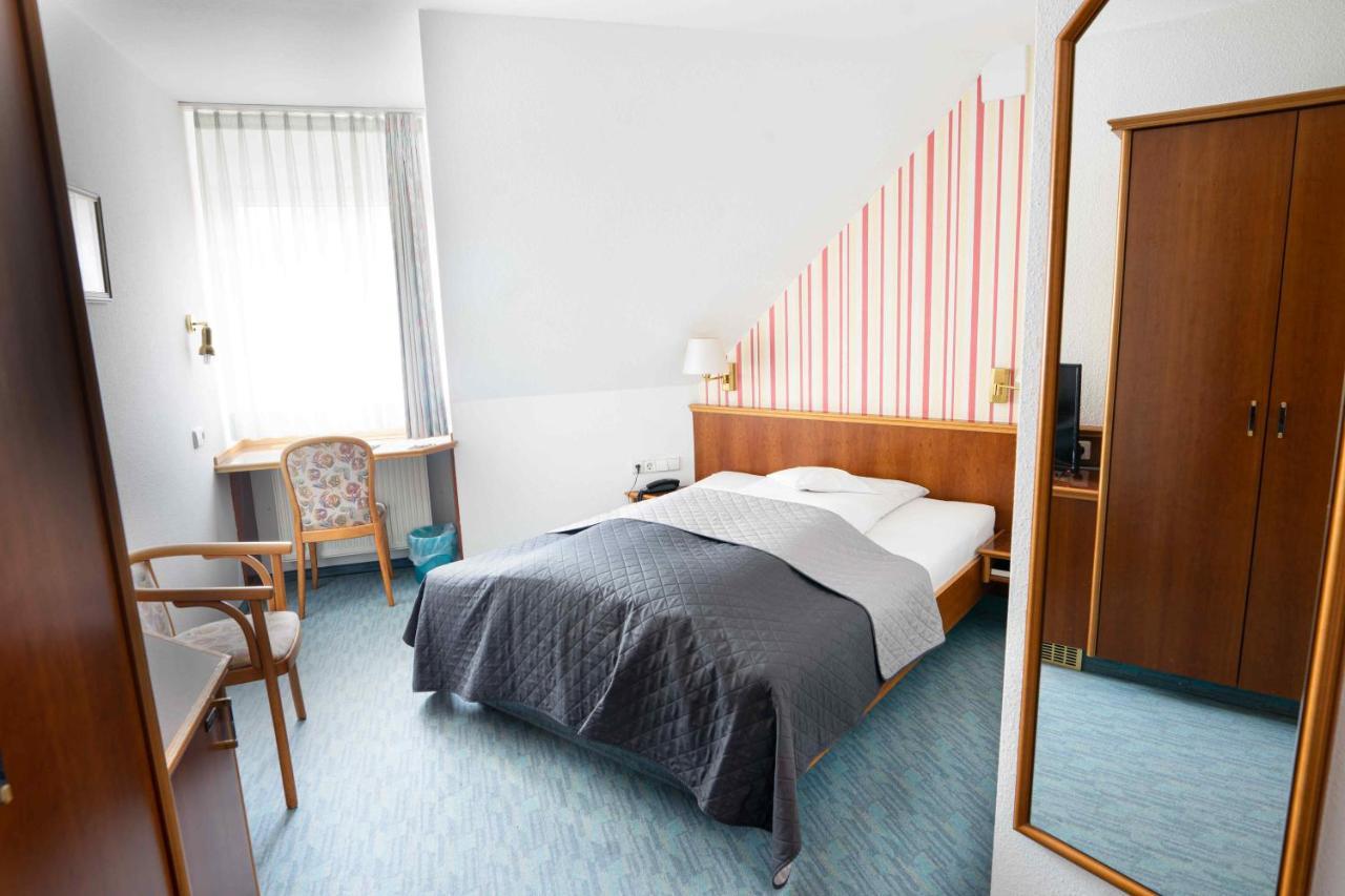 Garni Hotel Maselheimer Hof Екстериор снимка