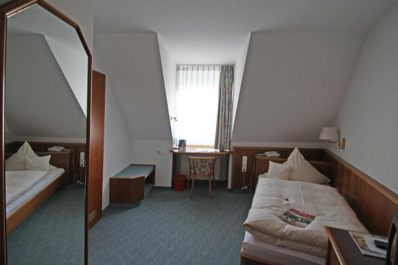 Garni Hotel Maselheimer Hof Екстериор снимка